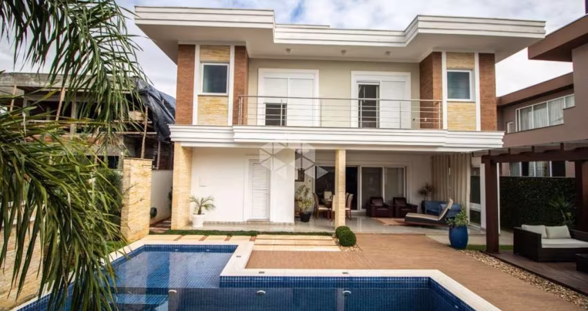 CASA ESTILO SOBRADO EM CONDOMÍNIO FECHADO, CANOAS!