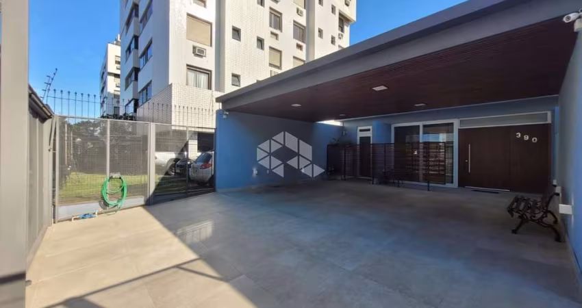 Sobrado à venda, 3 dormitórios, suíte, 3 vagas,  novo, lareira, churrasqueira, Jardim Lindóia, zona norte.