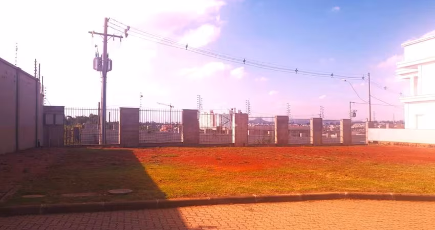 Terreno no condomínio Vivendas do Porto Fino, em Canoas. No bairro Moinhos de Vento, em excelente localização.