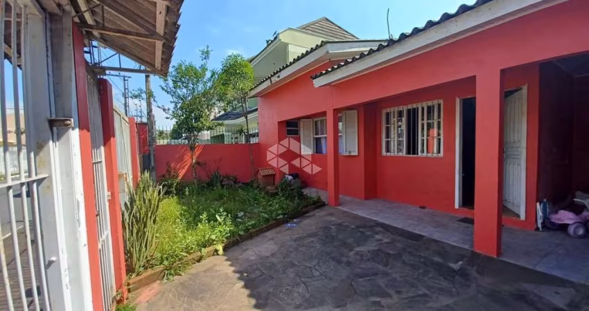 Casa com 3 dormitórios sendo 1 suíte, aceita financiamento e FGTS no Bairro Harmonia/Canoas.