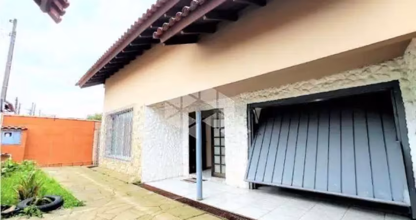 Casa de 3 dormitórios 1 com suíte, closet, ampla sala de estar com lareira, 3 vagas cobertas, 2 banheiros a venda no bairro nossa ssenhora das graças