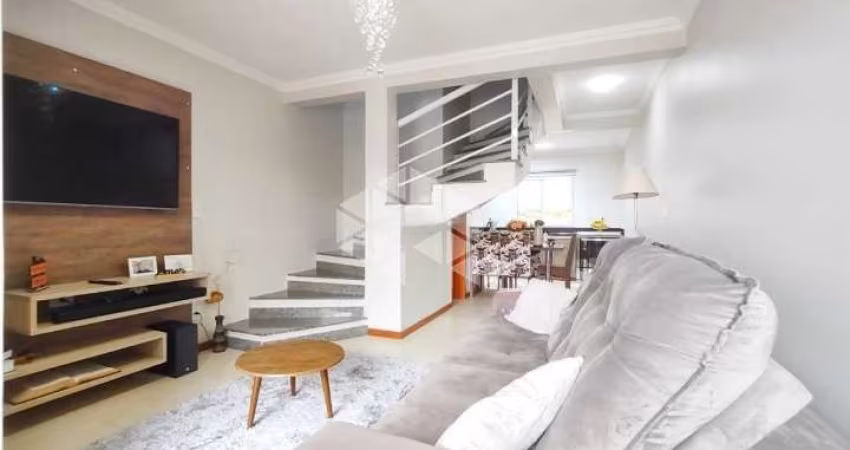 Casa/Sobrado, com 108m2, 2 dormitórios sendo 2 suítes com sacadas, cozinha sala,lavabo,churrasqueira, patio nos fundos, vaga para 3 carros, a venda!