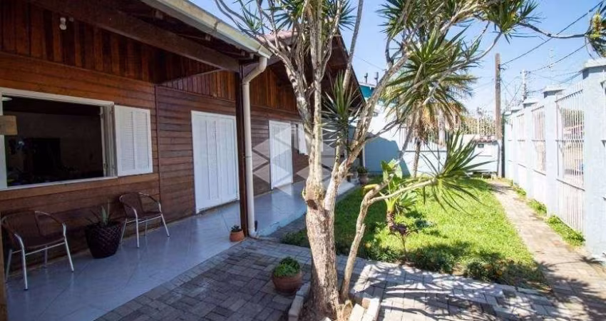 Casa térrea com 4 Dormitórios/Quartos no Bairro Igara