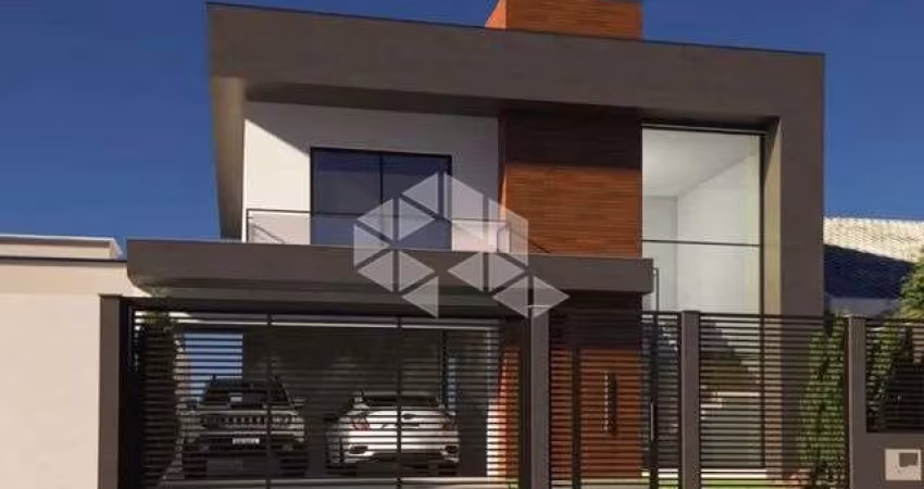 Casa Sobrado, 4 dormitórios, 1 suíte, sacada, churrasqueira, área gourmet, pátio no fundos com espaço para piscina, sala . A venda no Bairro Igara-