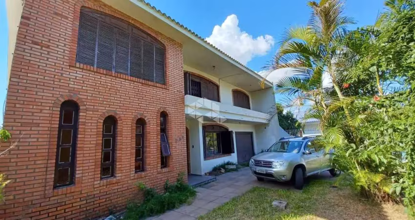 Casa sobrado com 5 dormitórios, sala de estar e jantar, aceita financiamento, no bairro nossa senhora das graças.