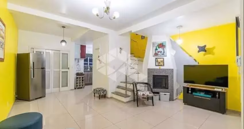 Casa semimobiliada com duas suítes, piscina e móveis planejados em São José, Canoas, aceita uso do FGTS e financiamento