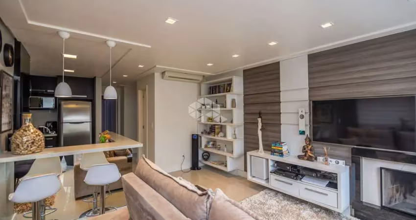 Apartamento 3 quartos transformado em 2 suítes, 1 suíte sacada, lareira, semimobiliado/decorado, churrasqueira, centro/canoas, aceita financiamento.