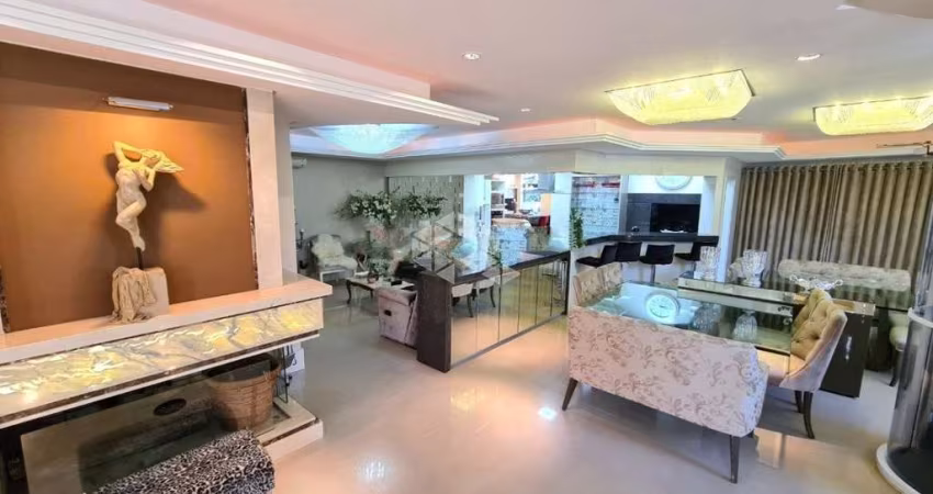 Casa em condomínio, 4 dormitórios com 429 m, 3 suítes, uma master com banheira, living 3 ambientes, semimobiliada, pátio com piscina, 4 vagas cobertas