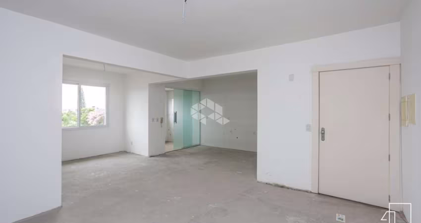 Apartamento de 3 dormitórios, sendo 1 suíte, com 2 vagas de garagem, sala ampla. À venda no bairro Nossa Senhora das Graças. Aceita financiamento FGTS