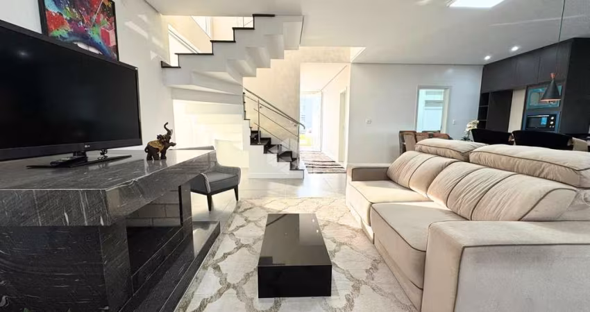 Casa em condomínio fechado, com 4 suítes, 230m² privativos, 400m² de terreno, e m Nova Santa Rita, próximo a Porto Alegre e Canoas.