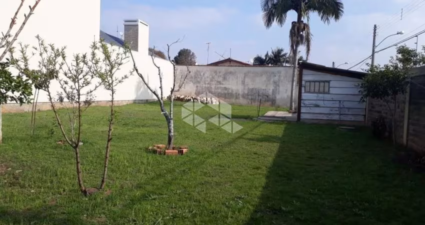 Terreno de esquina com medidas de 14 x 30 - 420 m². plano e mais alto do que a rua. Pronto para construir. Bairro Igara- Canoas
