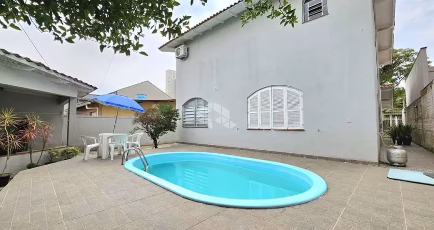 Casa sobrado 4 dormitórios, suíte, 2 banheiros sociais, sacada, piscina, churrasqueira, 5 vagas. localizado no bairro marechal rondon