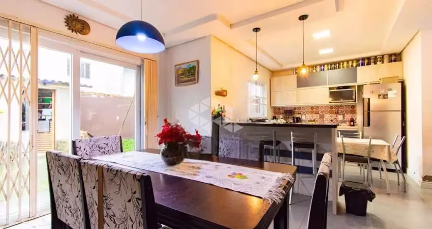 Casa sobrado 3 dormitórios sendo 1 suíte, reformado e decorado, semimobiliado, pátio, vaga 2 veículos, igara/canoas. aceita financiamento bancário