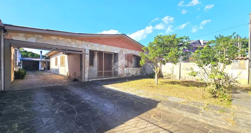 Casa ampla de 3 dormitórios até 5 carros no bairro Igara em Canoas
