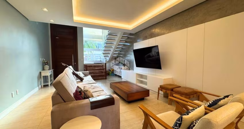 Casa mobiliada com 3 dormitórios, 2 suítes, vaga coberta para 2 veículos, no Bairo Estância Velha, na cidade de Canoas. Aceita Financiamento bancário.