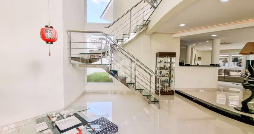 Casa 4 dormitórios, 3 suítes, piscina, garagem ampla, Moinhos de Vento - Canoas, mobiliada com eletros completa, Aceita Financiamento