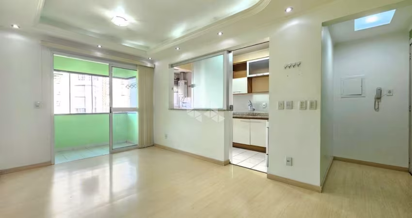 Apartamento à venda - 2 dormitórios, 65m² - Semi mobiliado - Sacada com churrasqueira - Centro de Canoas RS
