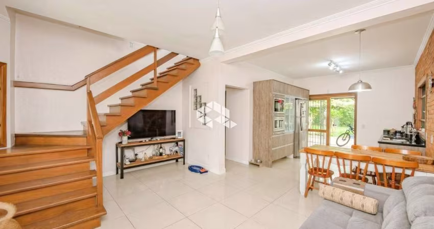 Casa à venda no Bairro Bela Vista em Canoas - 4 dormitórios, suíte máster, área gourmet, pátio amplo e 3 vagas - Aceita financiamento e FGTS