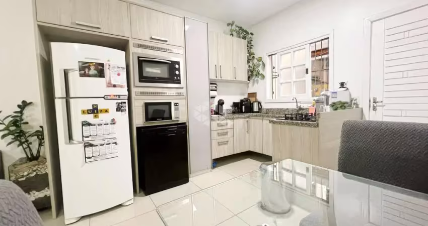 Casa no igara/canoas, semimobiliada e decorada, com piscina, 2 dormitórios, 2 vagas de garagem, 5 min park shopping. aceita financiamento e fgts.