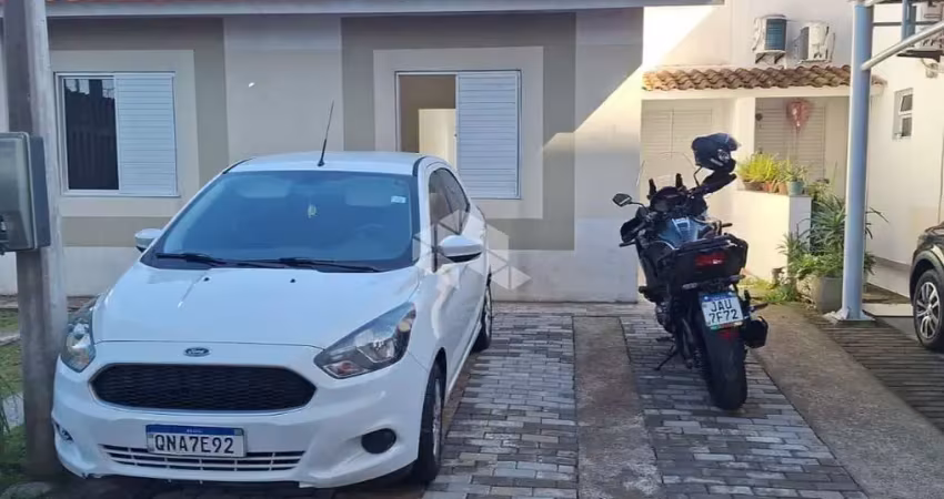 Casa com pátio, condomínio fechado, 3 dormitórios, sala, cozinha, banheiro e 2 vagas de garagem no bairro são josé