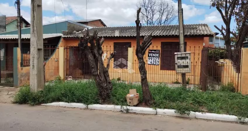 Venda de Terreno com 3 Casas - Ideal para Moradia ou Renda
