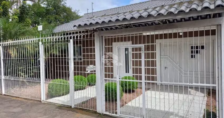 Casa com 5 quartos à venda na Rua Quinze de Novembro, 143, Nossa Senhora das Graças, Canoas