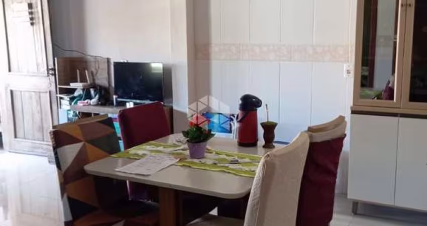 Casa 2 Dormitórios na João de Barro
