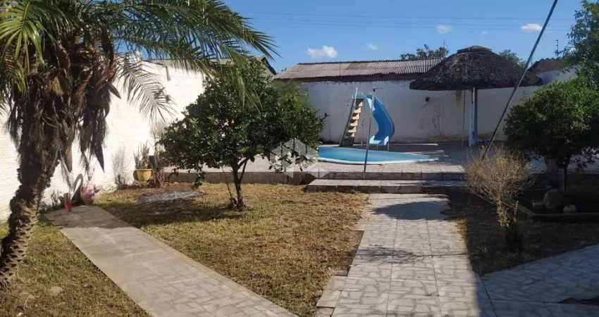 Casa no bairro Guajuviras Canoas com 3 dormitorios