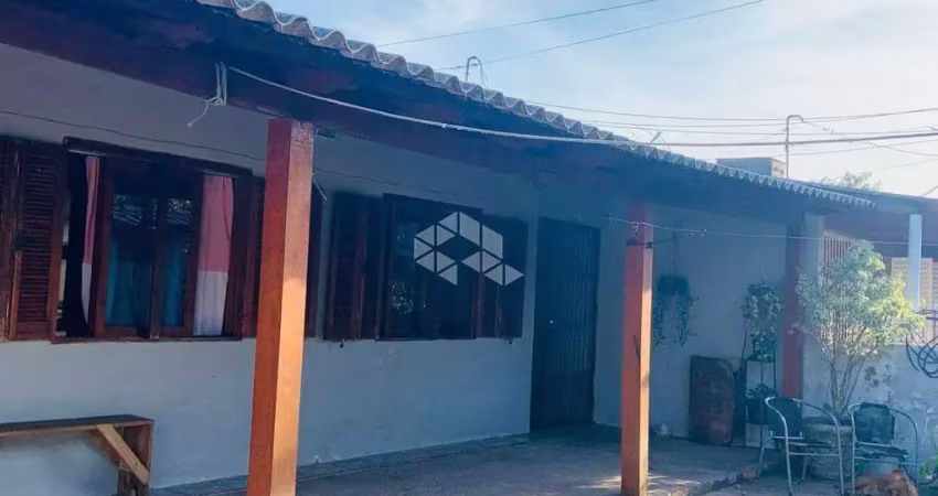 Casa com 3 quartos à venda na Quarenta e Três, 43, Guajuviras, Canoas