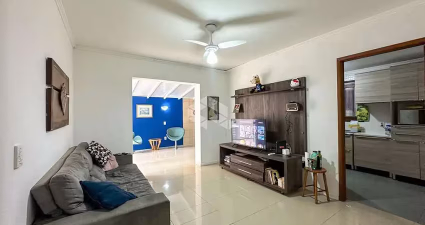 Apartamento com 2 dormitórios, suíte e terraço com vista para o mar a 1 quadra da praia