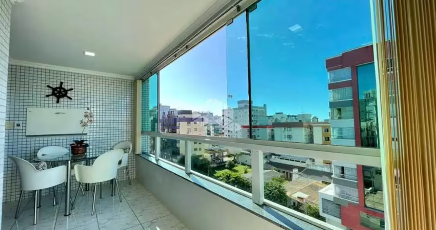 Apartamento 02 dormitórios,frente com sacada, Sol Leste, Praça Flavio Boianovski, Capão da Canoa!