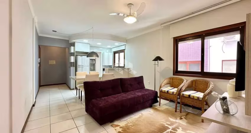 Apartamento 02 dormitórios, 1 suíte, living 02 ambientes, posição: leste x norte, centro, capão da canoa!