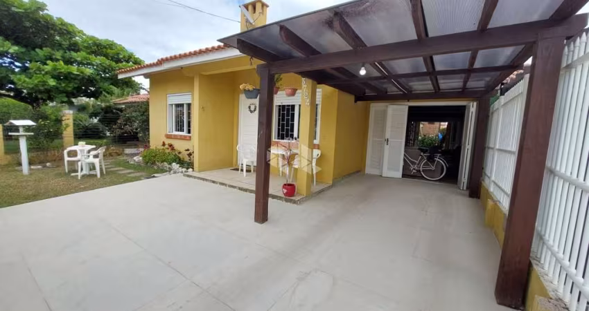 Casa em Capão Novo - Ideal para Família! Piscina, Playground e Churrasqueira!