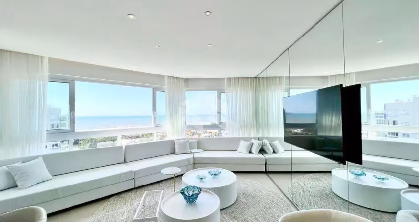 Apartamento 4 dormitórios, sendo os 4 suítes, vista mar, 175,91m², 2 box, mobiliado e decorado bairro navegantes