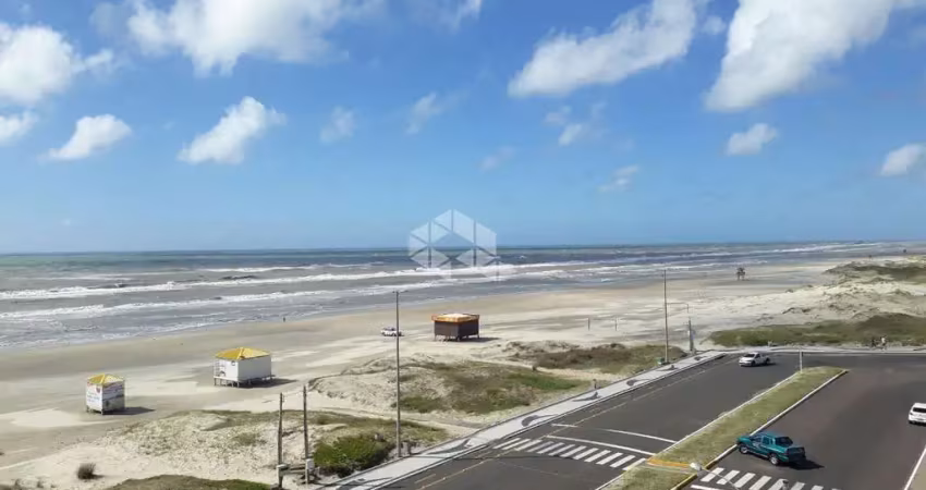 Apartamento de 2 dormitórios na beira mar, praia capão da canoa