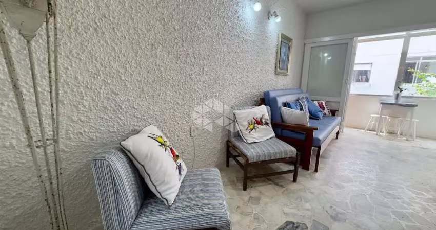 Apartamento no centro da cidade, 2 dormitorios, sacada com churrasqueira em capão da canoa
