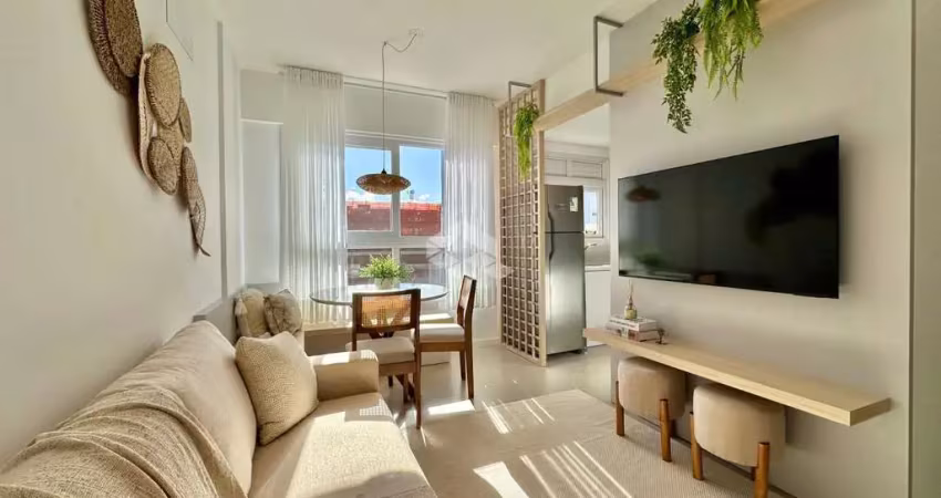 Apartamento de 01 dormitório/quarto fianmente mobiliado e decorado com sacada de frente, infra em capão da canoa!!