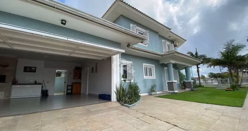Casa de 3 dormitórios sendo 1 suíte enorme com closet e sacada, zona nova, capão da canoa.