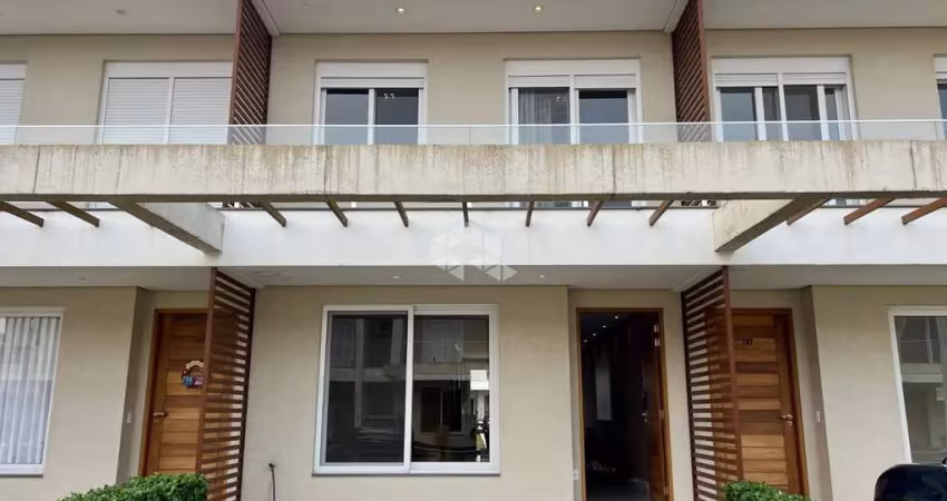 Sobrado geminado mobiliado e decorado 4 dormitórios condominio fechado