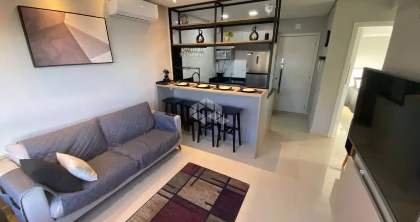 Apartamento mobiliado e decorado, 02 quartos/dormitórios e 01 vaga/box, em capão da canoa!