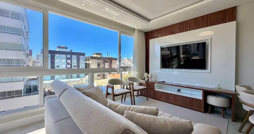 Apartamento de 3 dormitórios mobiliado e decorado no centro de capão da canoa