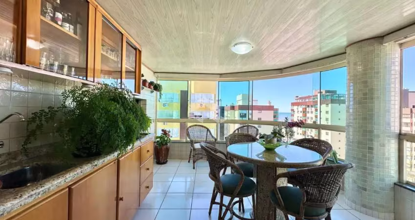 Apartamento com 115,74 m² privativos, junto ao mar e com sacada ampla de frente para o sol da manha e mar,  no coração da cidade de capão da canoa!