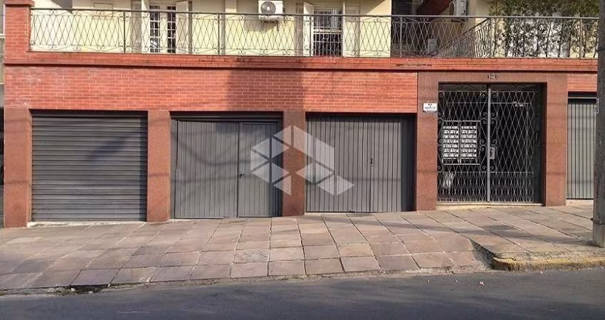 Apartamento térreo reformado e com pátio