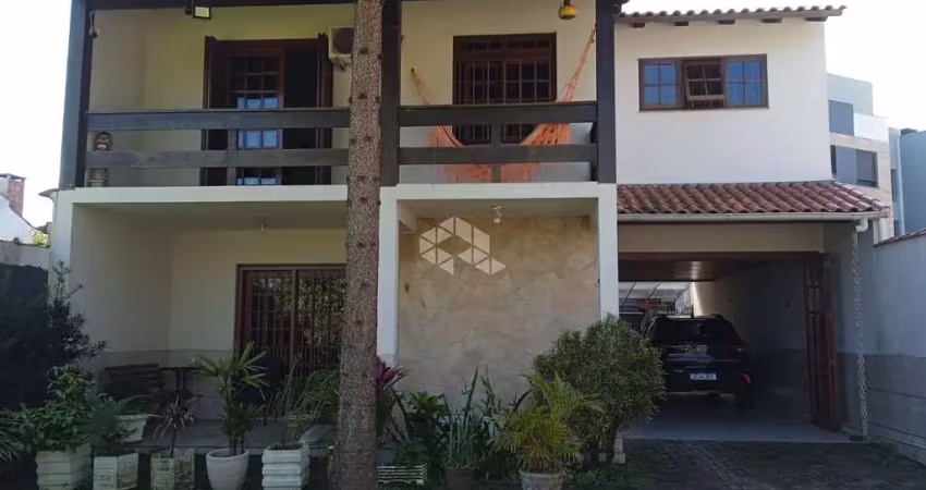 Casa com 3 quartos à venda na Avenida Coronel Marcos, 2124, Ipanema, Porto Alegre
