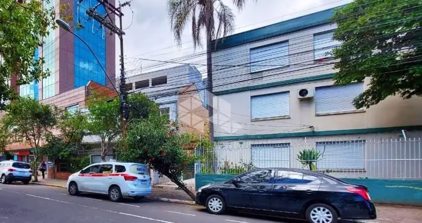Apartamento à venda no bairro menino deus, de frente e com 1 dormitório