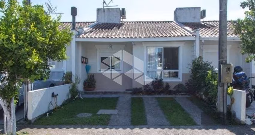 Casa com 2 dormitórios e 2 vagas no bairro Hípica