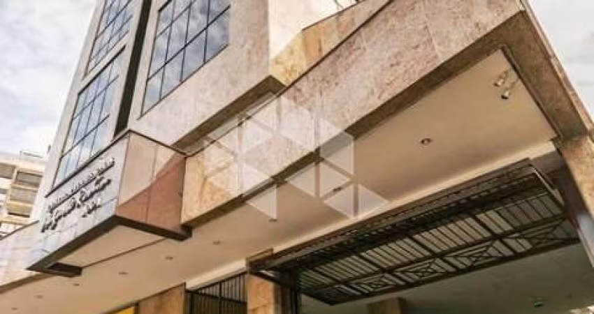ÓTIMA SALA/CONJUNTO COMERCIAL DESOCUPADO NA AVENIDA CARLOS GOMES, BAIRRO PETRÓPOLIS, COM 1 VAGA DE GARAGEM, PORTARIA E ELEVADORES