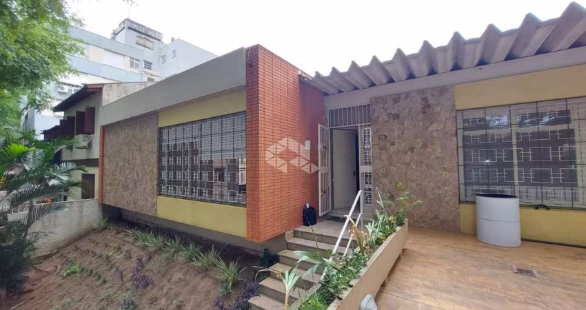 Casa Residencial/Comercial com 05 dormitórios e 02 vagas- Moinhos de Vento