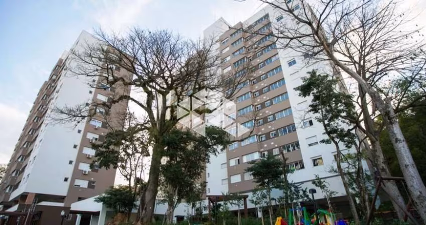 APARTAMENTO À VENDA COM 2 DORMITÓRIOS (1 SUÍTE) E VAGA DE GARAGEM, NO BAIRRO TERESÓPOLIS