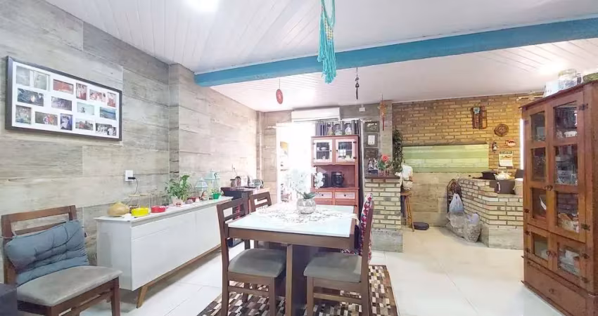 CASA RESIDENCIAL COM 03 DORMITÓRIOS BAIRRO SARANDI